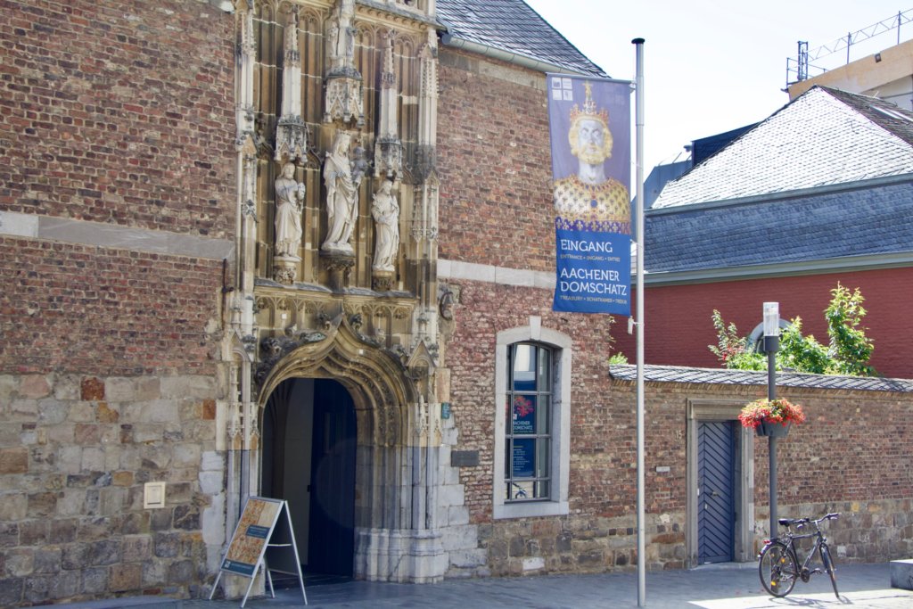 Aachener Domschatz Eingang