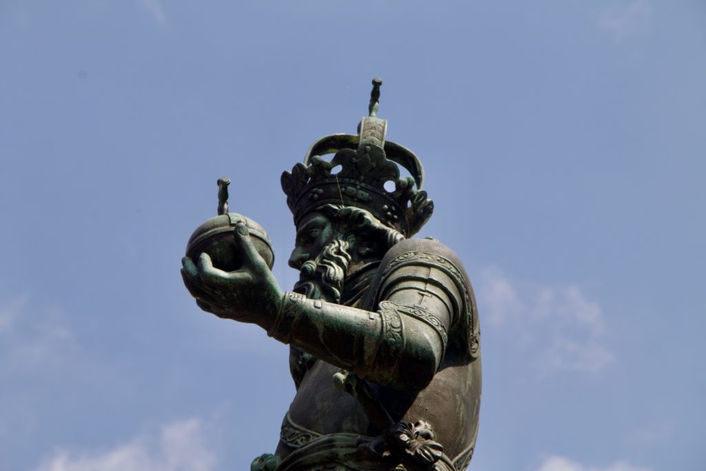 Marktbrunnen Kaiser Karl - 1 (1)