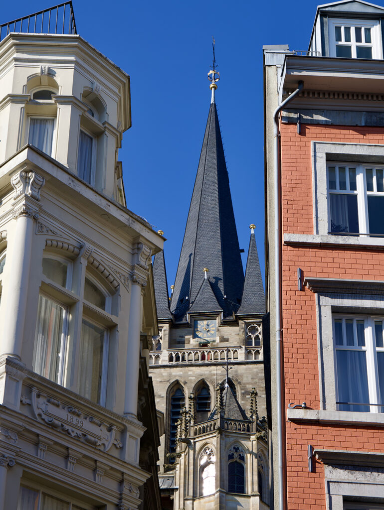 aachen-schoene-altstadt-blick-auf-den-aachener-dom-copyright-aachen-schoene-altstadt