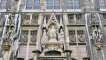 Rathaus Jesus Papst und Karl